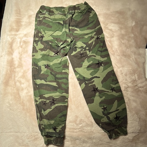 Women’s Driftwood Camo joggers - Picture 7 of 9